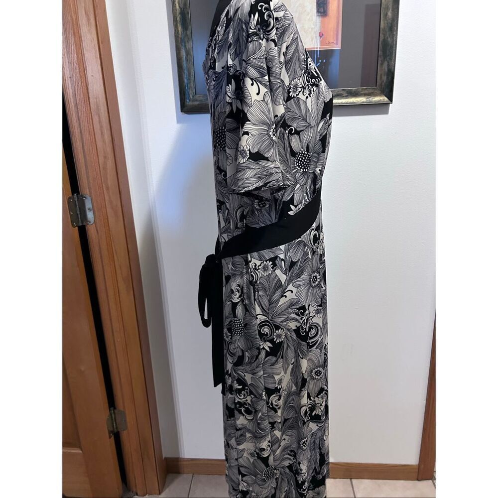 KSL Karin Stevens Plus Size 20W Black & White Floral Faux Wrap Midi Dress - Picture 2 of 10